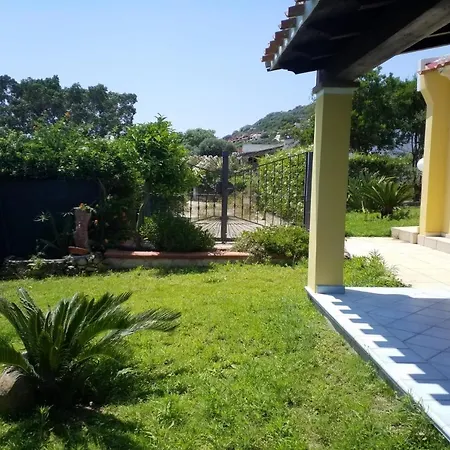 Azzurra Nel Centro Di Costa Rei