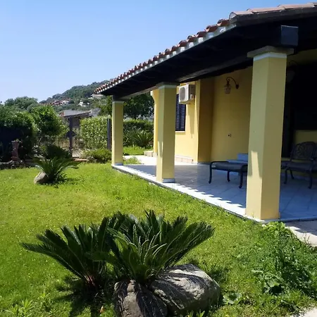 Azzurra Nel Centro Di *