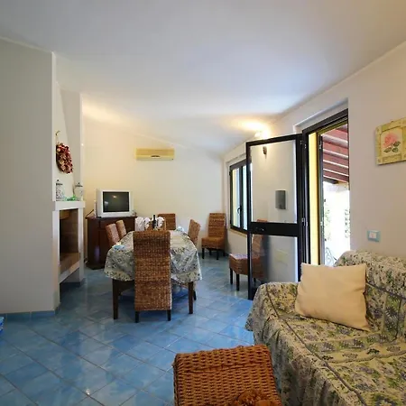 Azzurra Nel Centro Di Villa Costa Rei