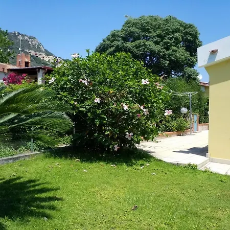 Azzurra Nel Centro Di Costa Rei