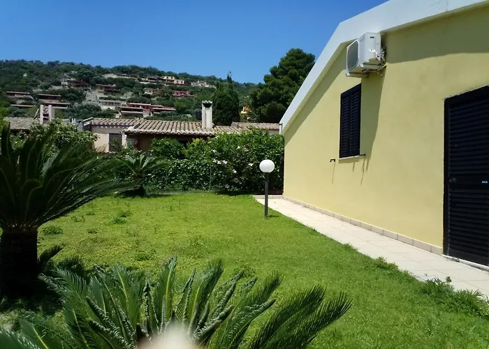 Azzurra Nel Centro Di *